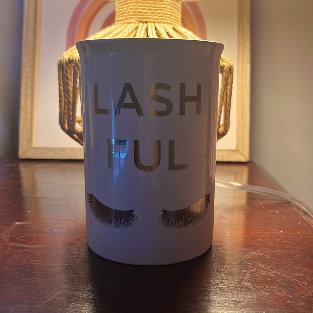 Makeup brush holder/organizer